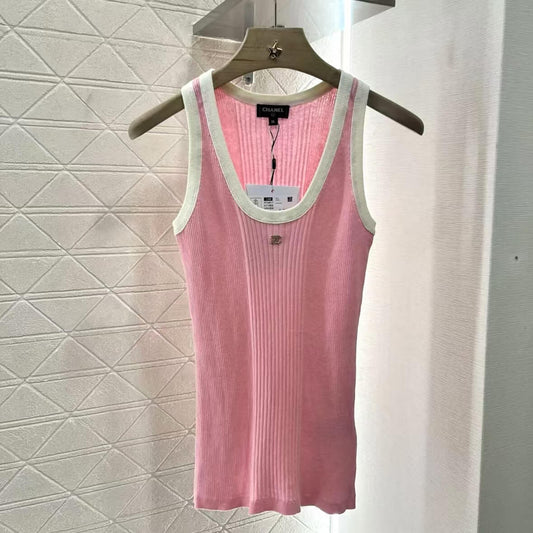 Classic Diamond-Buckle Color-Block Knit Vest